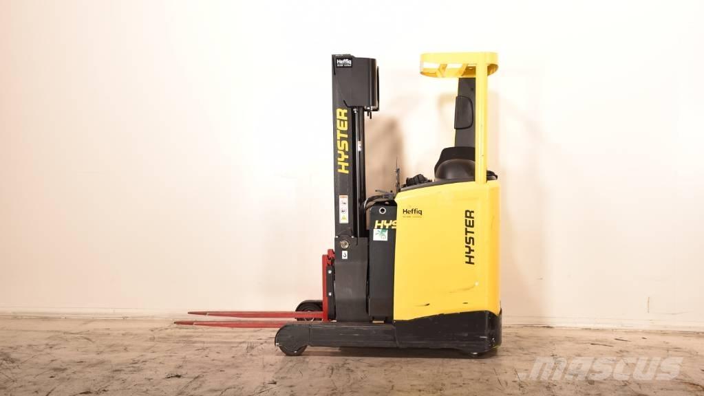 Hyster R 1.2 E Ретрак/ Високоповдигач с изместване на вилката напред