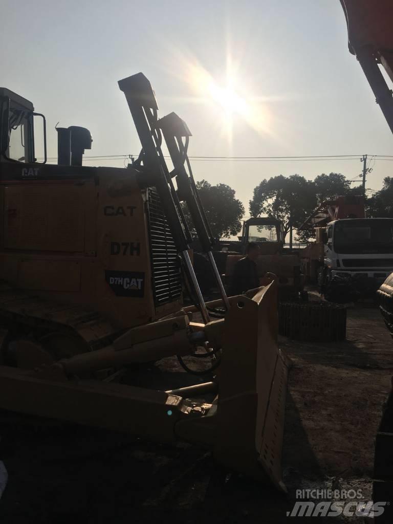 CAT D7H Верижни булдозери
