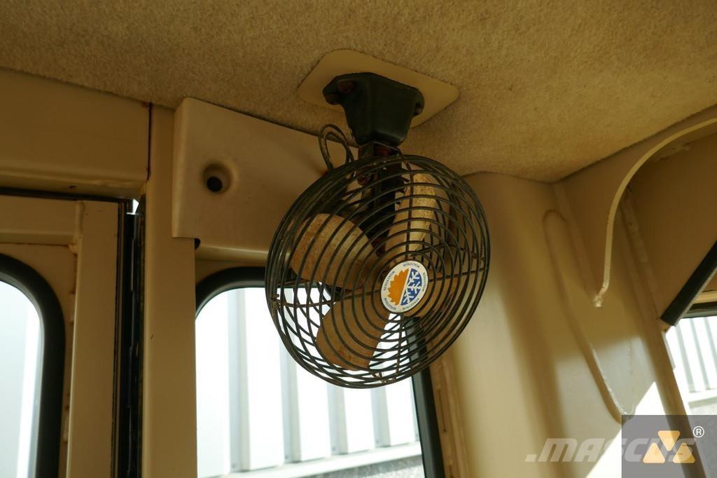 CAT 135H Грейдери