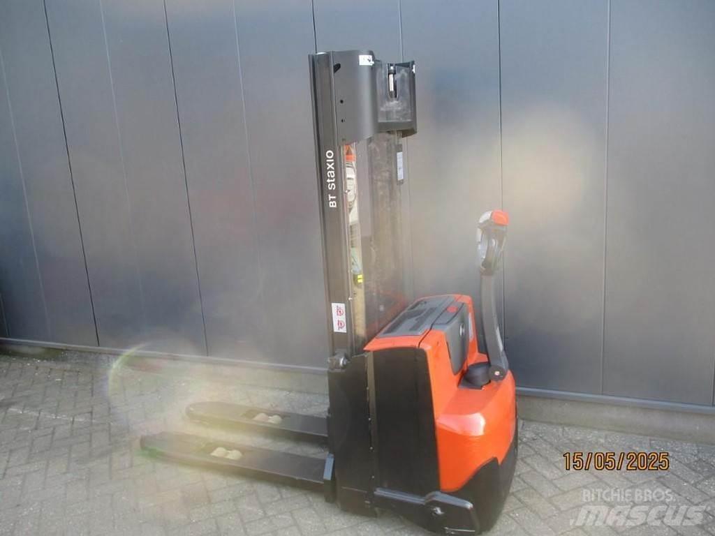 BT SWE 120 Колички високоповдигачи с теглич