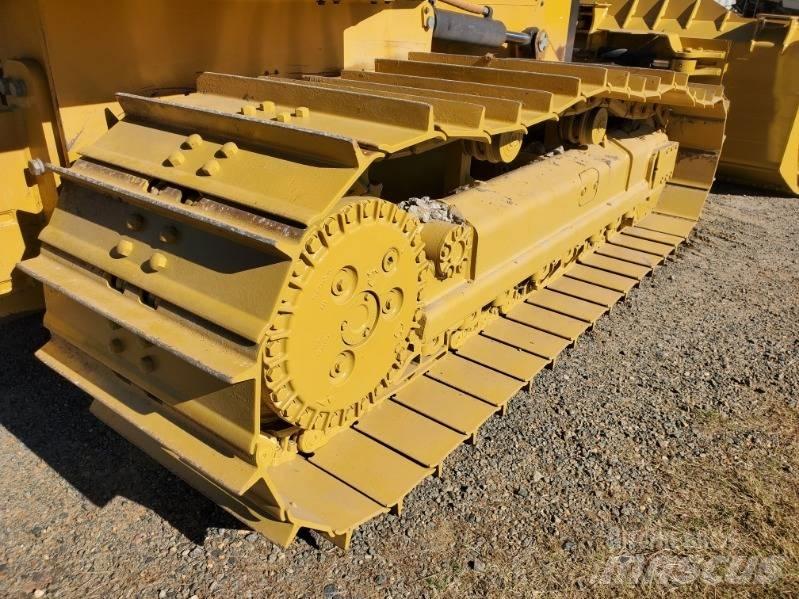 CAT D 6 K 2 LGP Верижни булдозери
