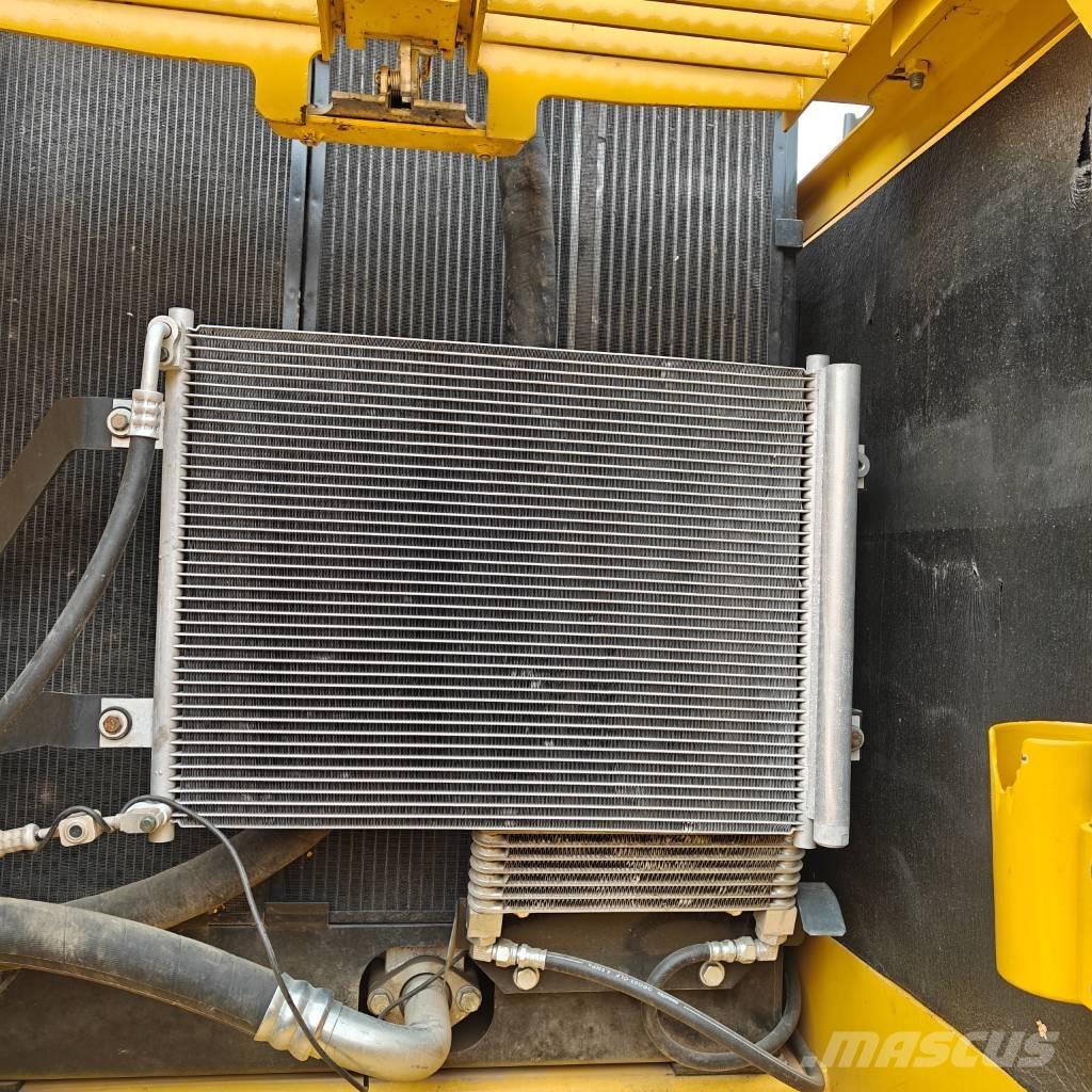 Komatsu 220-8 Верижен екскаватор