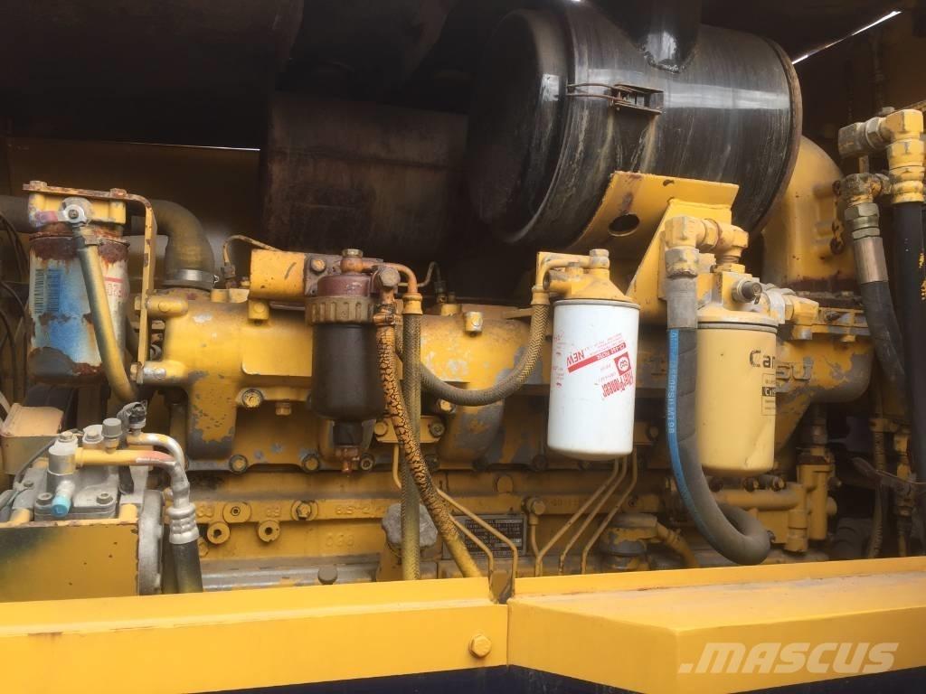 Komatsu GD 623 A Грейдери