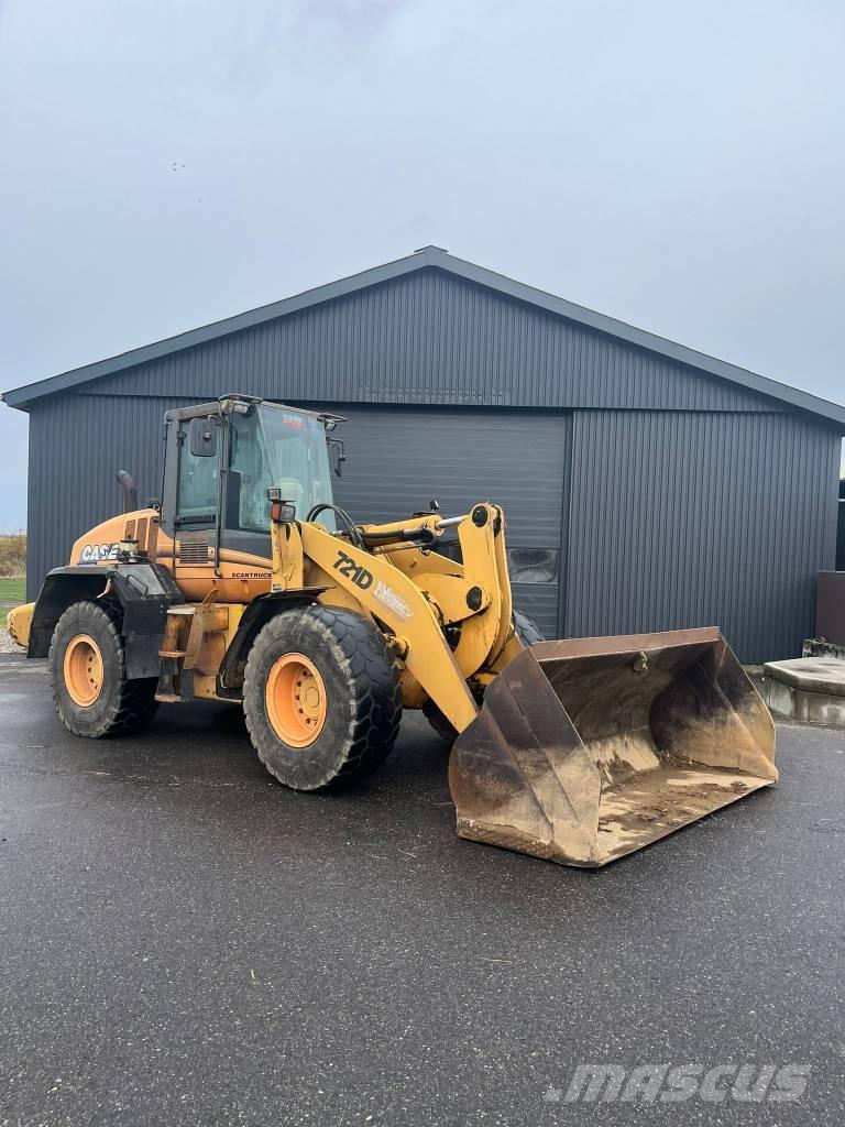 CASE 721 D Колесни товарачи