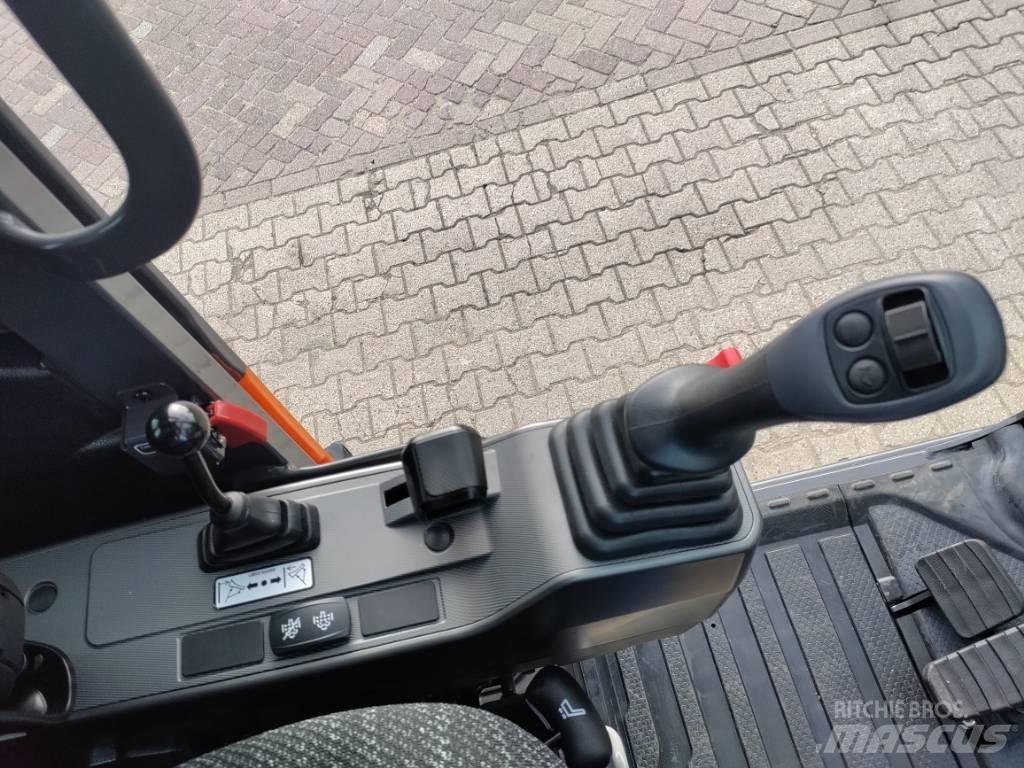Develon DX100W-7 Колесни екскаватори