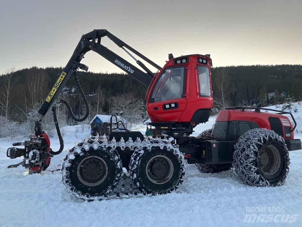 Komatsu 951 Харвестери