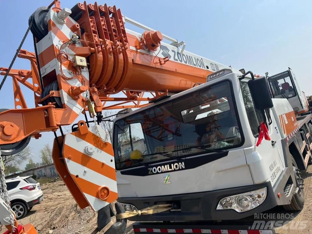 Zoomlion QY30V Всъдеходни кранове