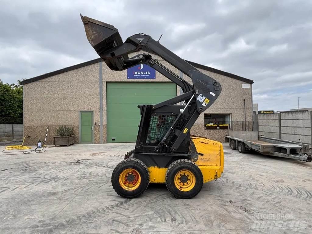 New Holland LS160 Мини товарачи
