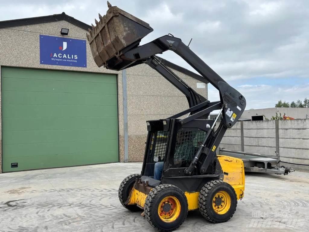 New Holland LS160 Мини товарачи
