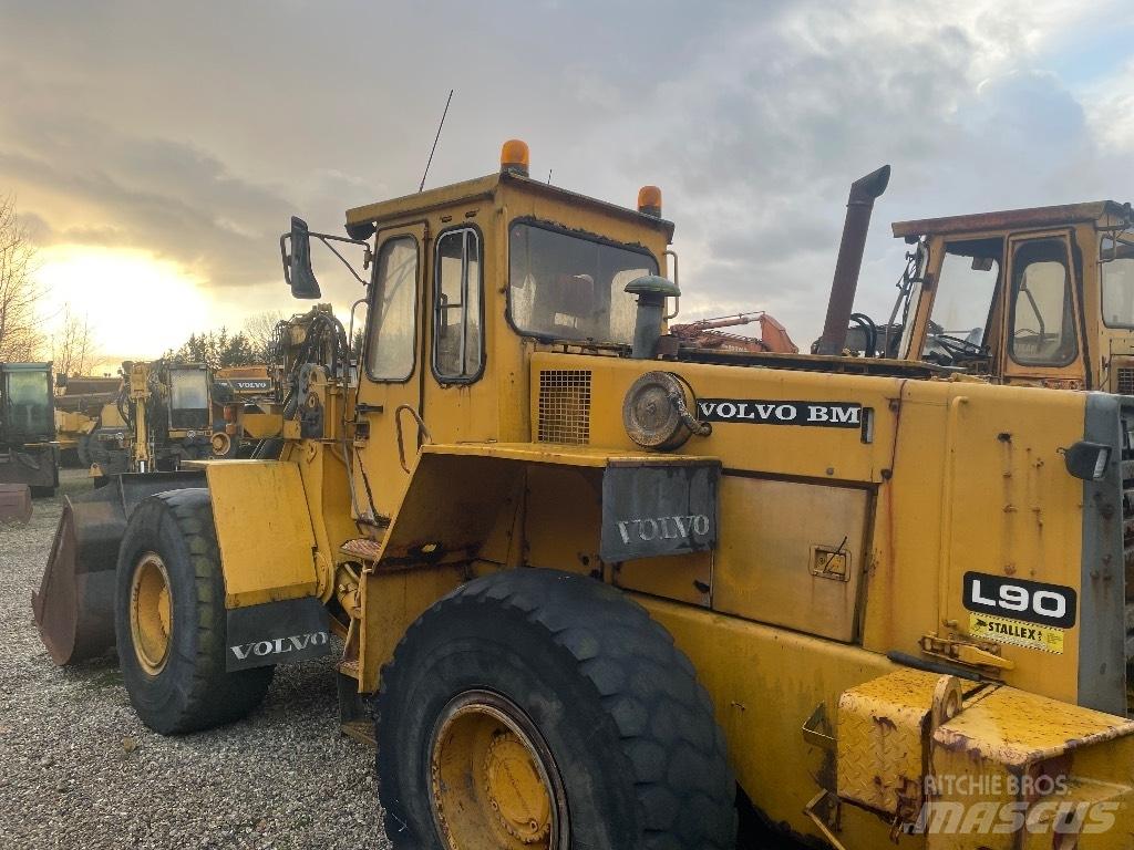 Volvo L90 Колесни товарачи