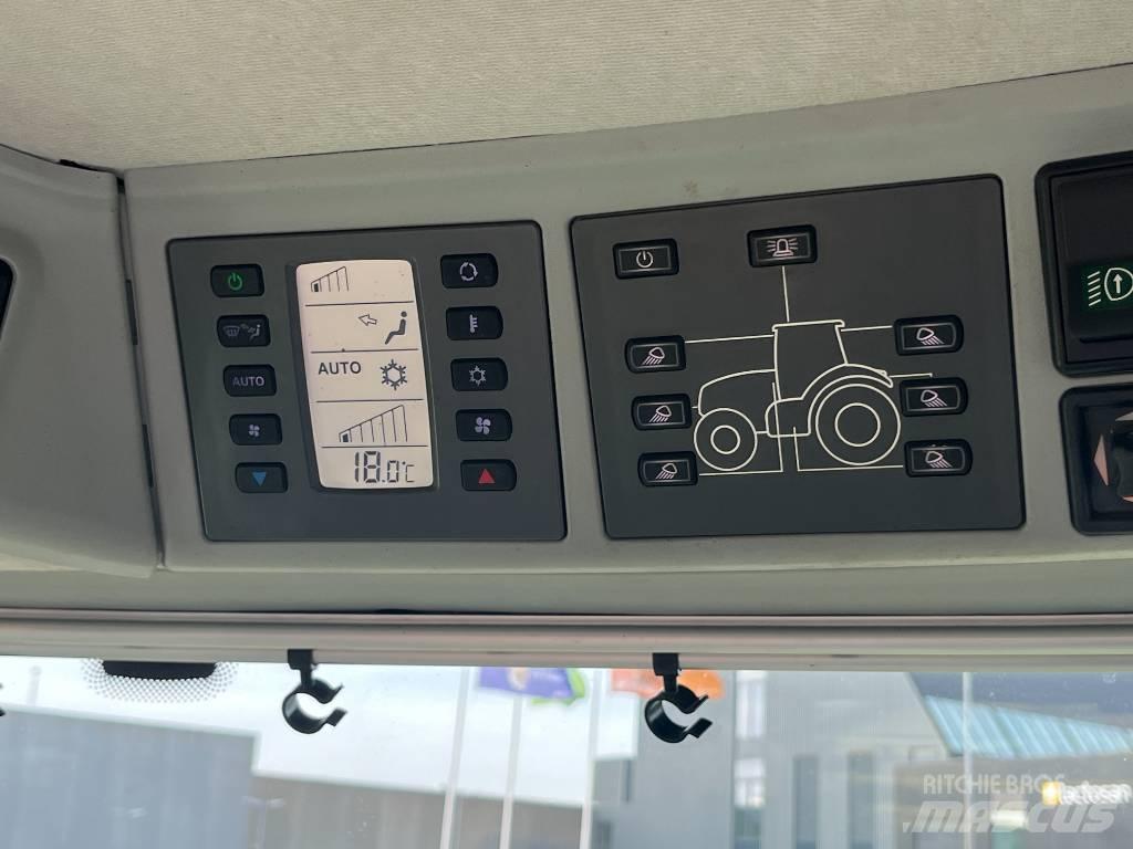 CLAAS AXION 870 Трактори
