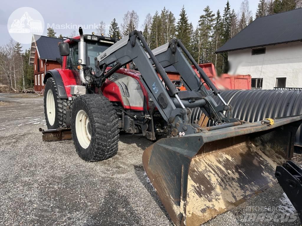 Valtra T 202 Трактори