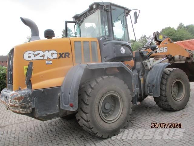 CASE 621 C Колесни товарачи