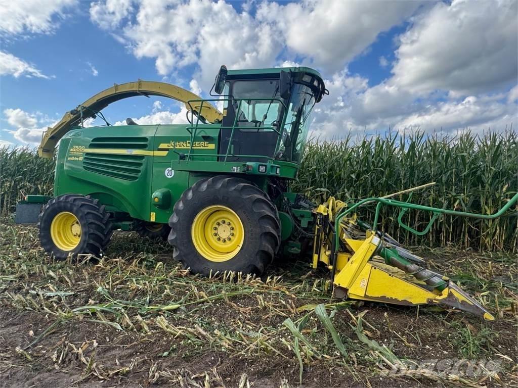 John Deere 7400 Самоходни фуражири