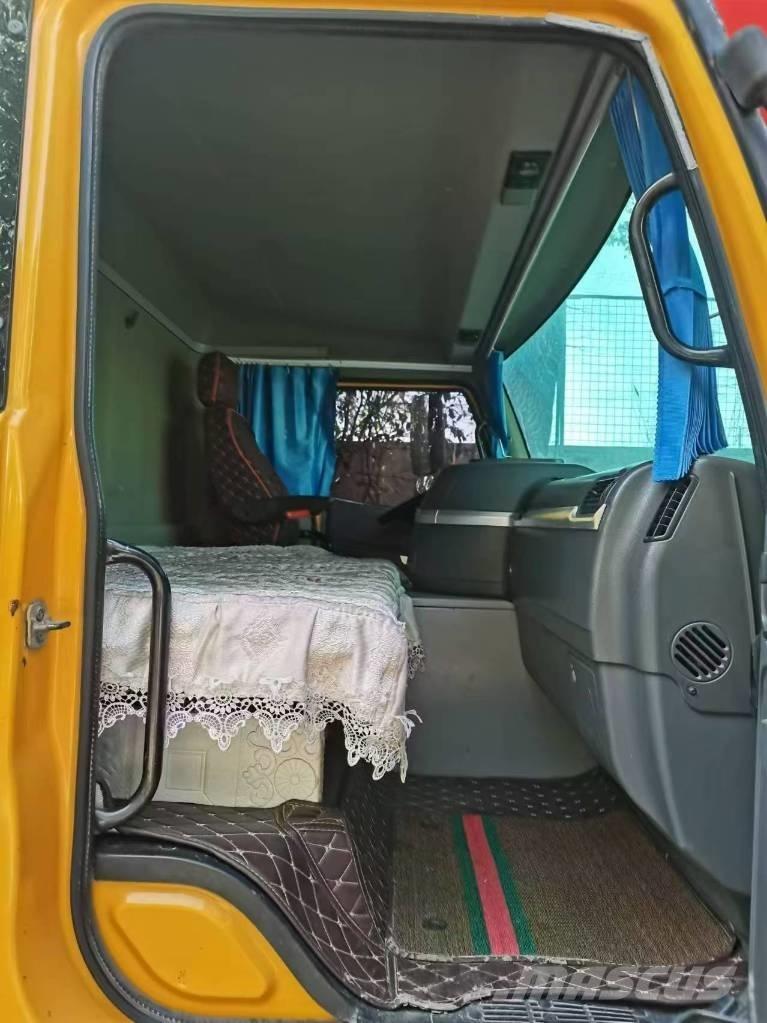 Sany 1000S Всъдеходни кранове