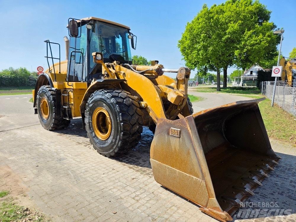 CAT 962H Колесни товарачи