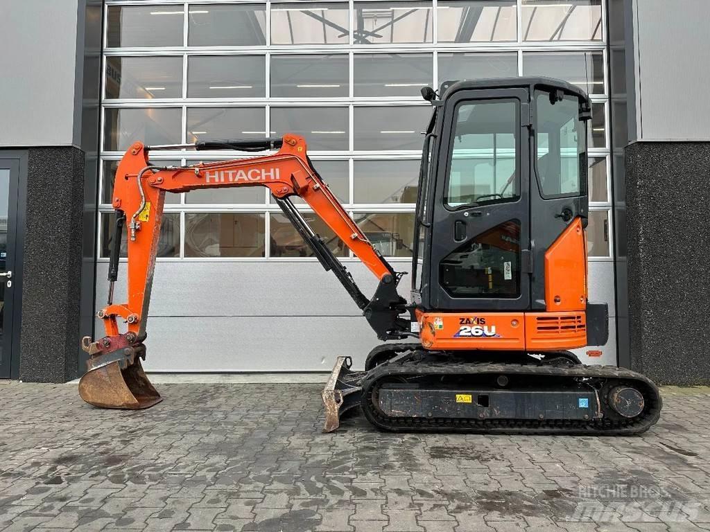 Hitachi ZX26U-6 CR Мини екскаватори < 7 т