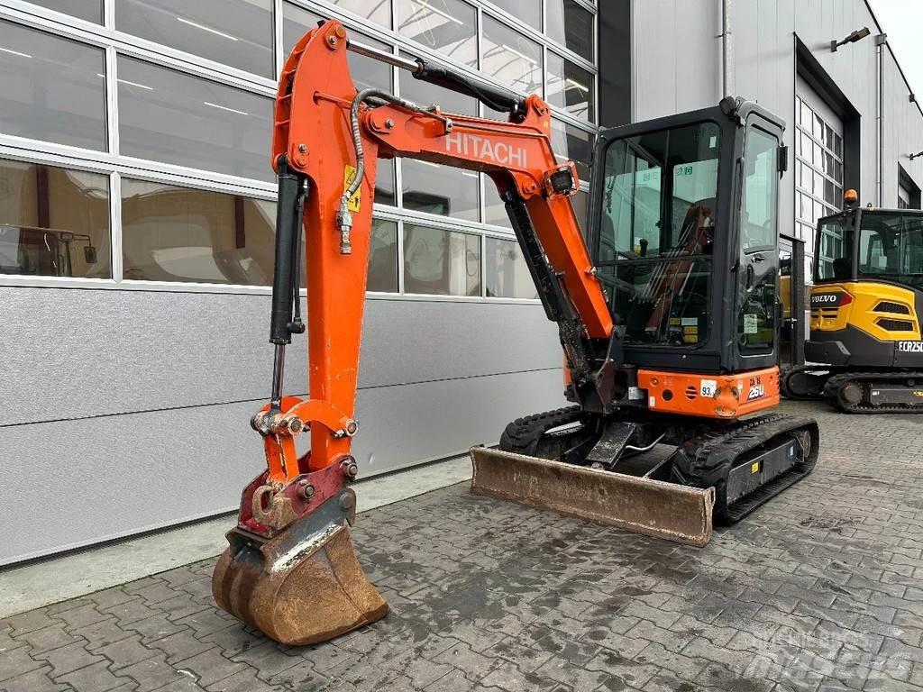 Hitachi ZX26U-6 CR Мини екскаватори < 7 т