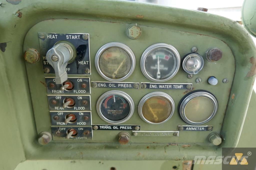 CAT D7F Ex-army Верижни булдозери
