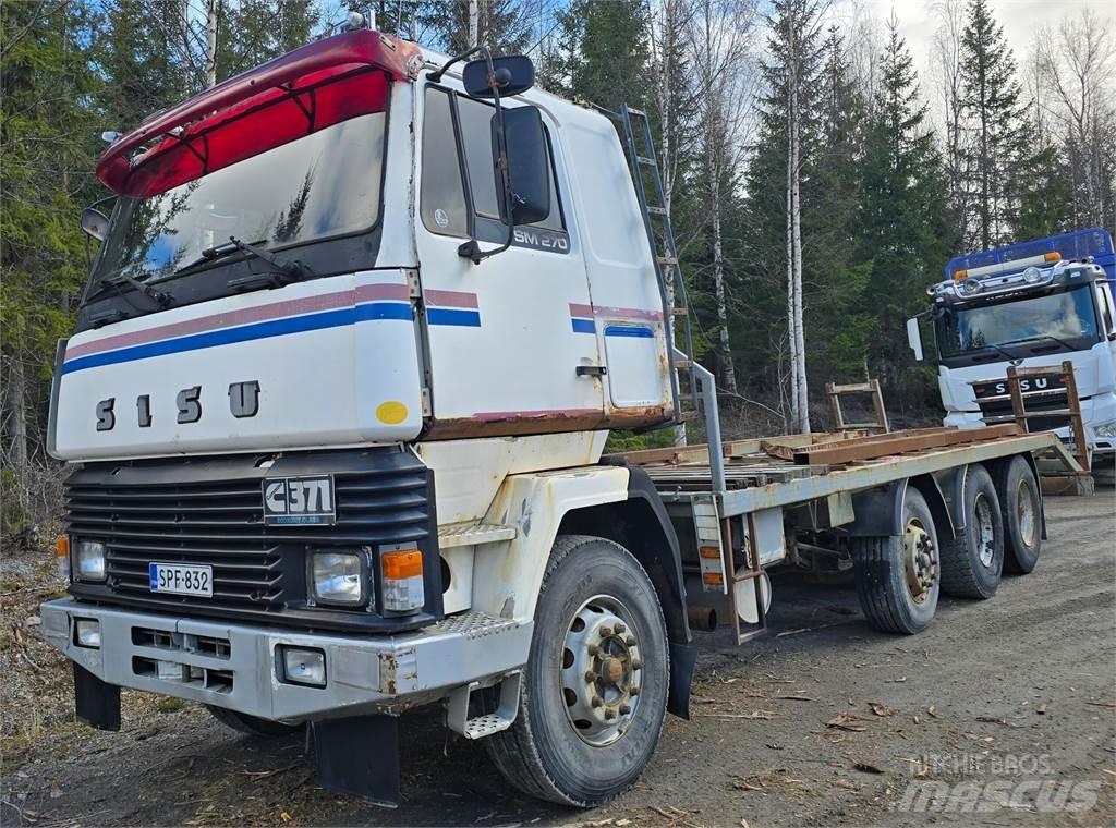 Sisu Sm 270 8X2 Камиони за превоз на горски машини
