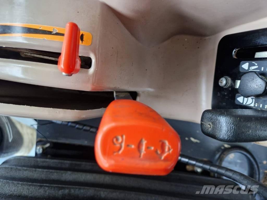 Kubota M 8560 DT Трактори