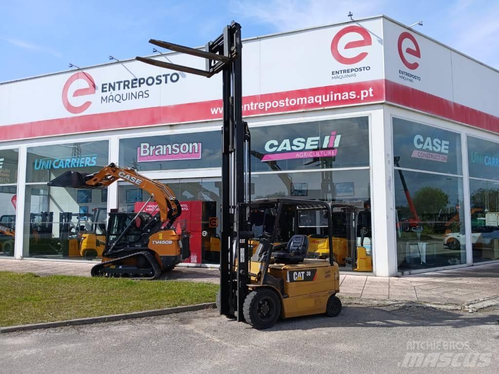CAT EP 30 K PAC Електрически вилични кари-повдигачи