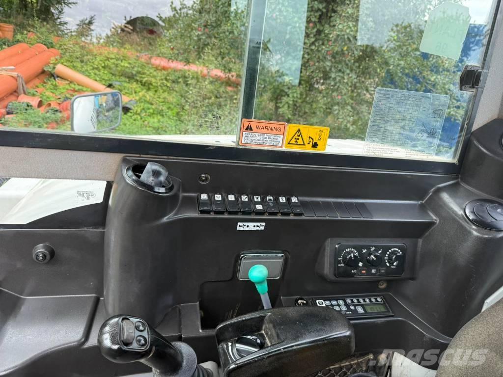 Takeuchi TB 290 Средни екскаватори 7т - 12т