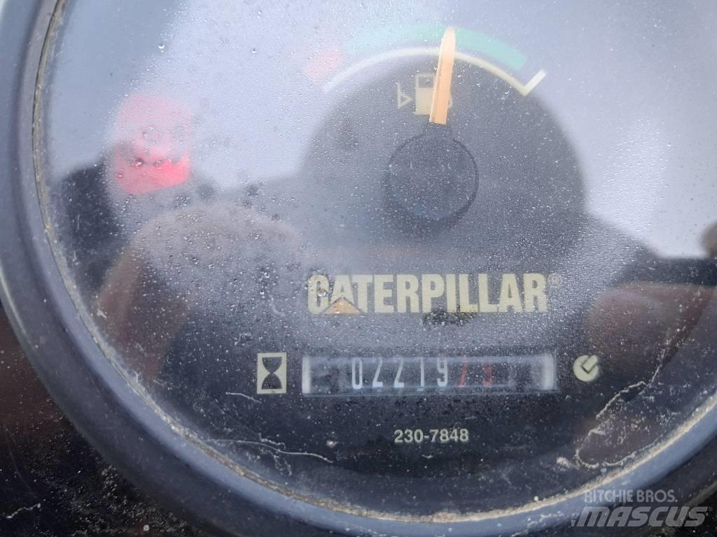 CAT CB 24 Двойни барабанни ролки
