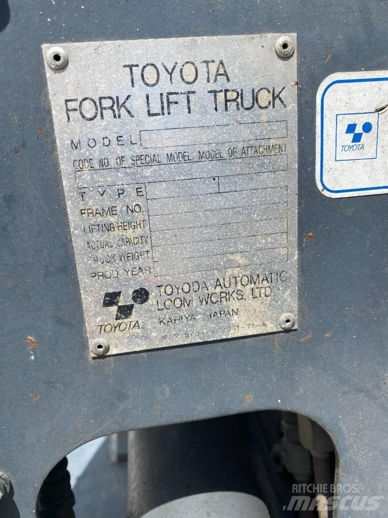 Toyota 42-6FG15 Камиони с АГУ