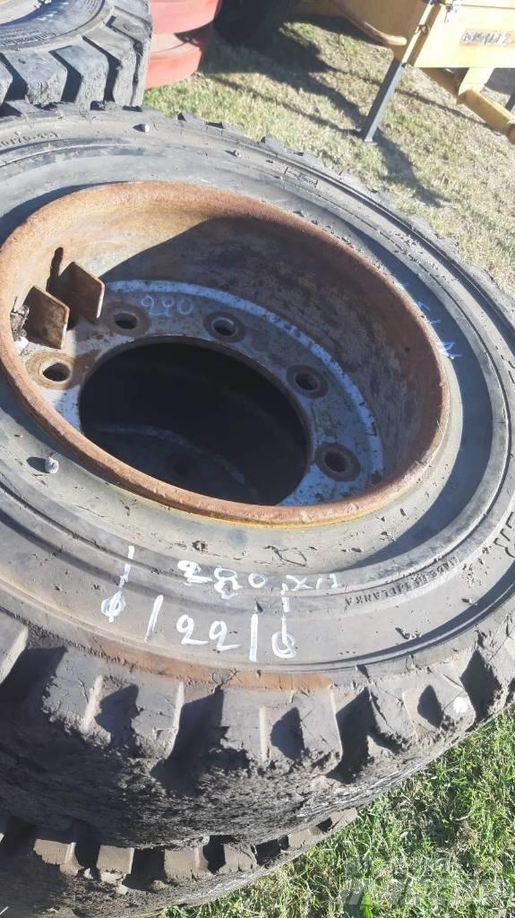 Clark 8 T Гуми