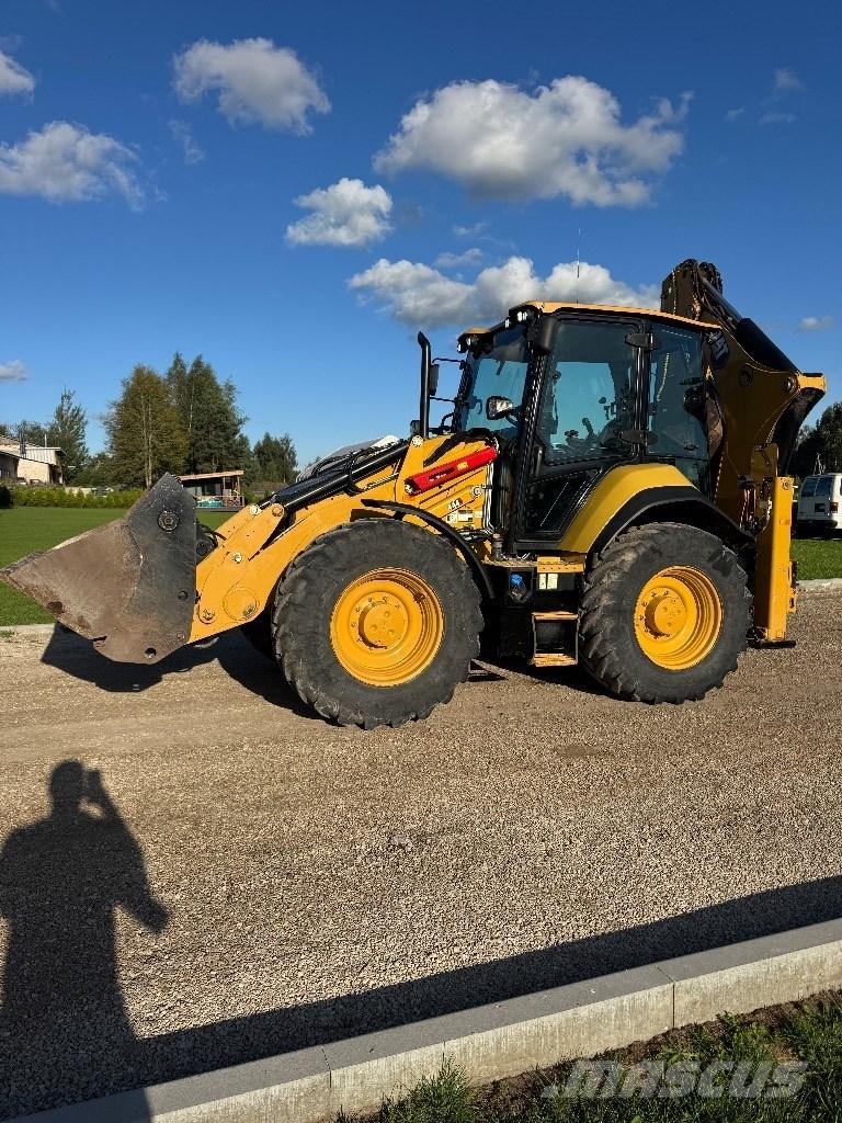 CAT 444 Товарач със заден ексватор