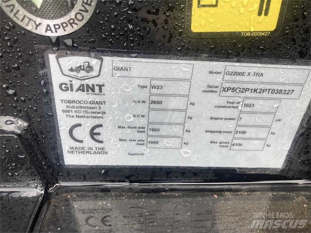 GiANT G2200E Многофункционални товарачи