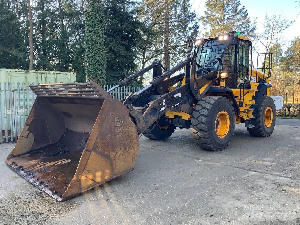 JCB 437 HT Колесни товарачи
