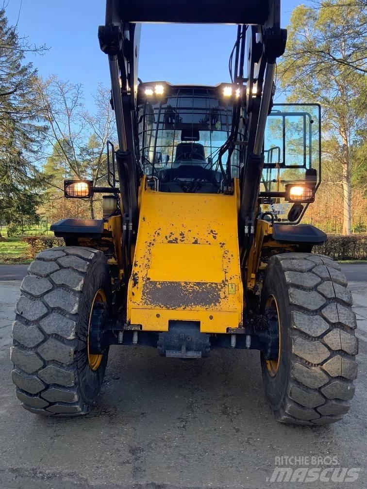 JCB 437 HT Колесни товарачи