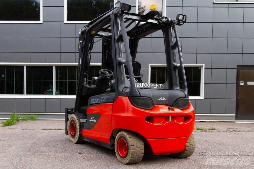 Linde E30-01 Електрически вилични кари-повдигачи