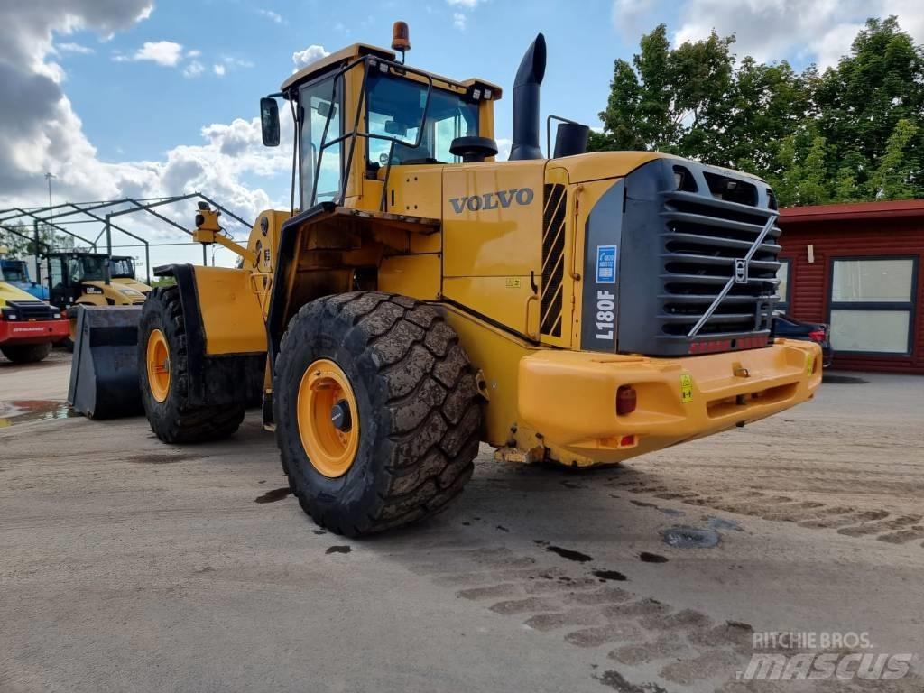 Volvo L 180 F Колесни товарачи