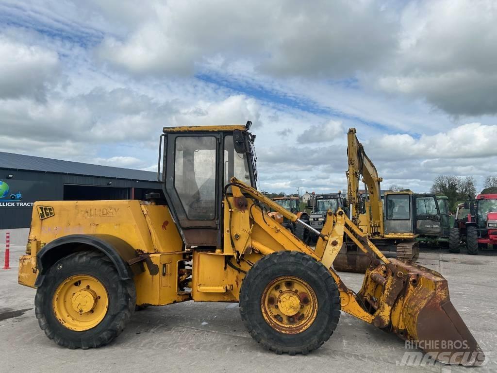 JCB 410 Колесни товарачи