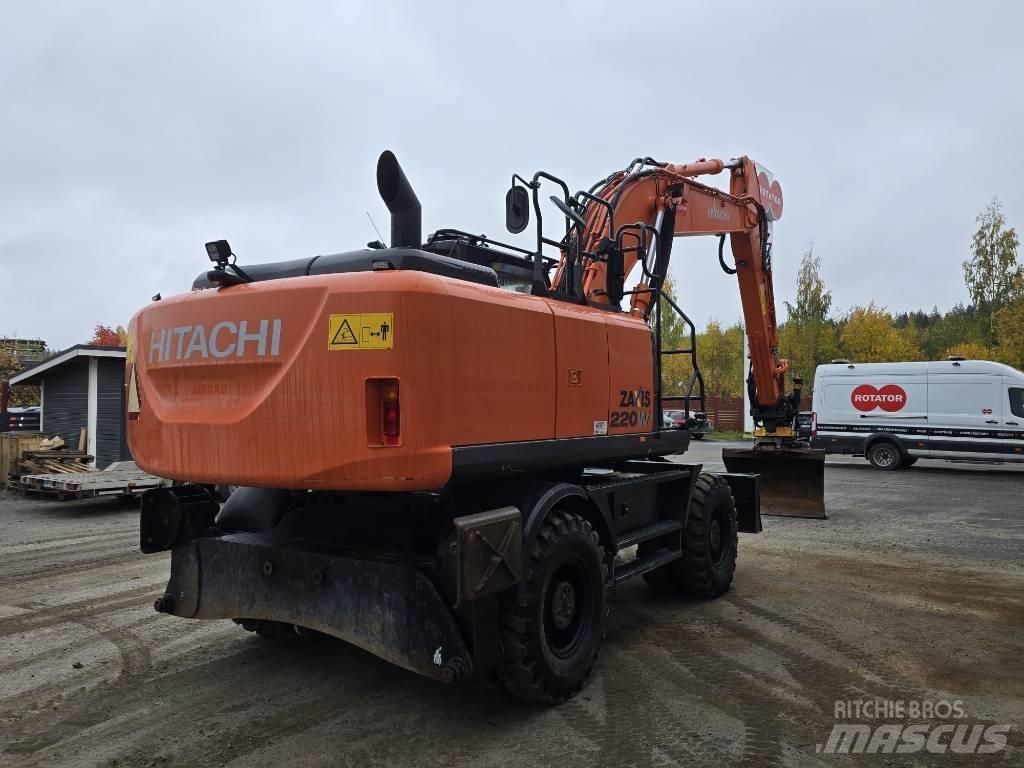 Hitachi ZX 220W-5 Колесни екскаватори