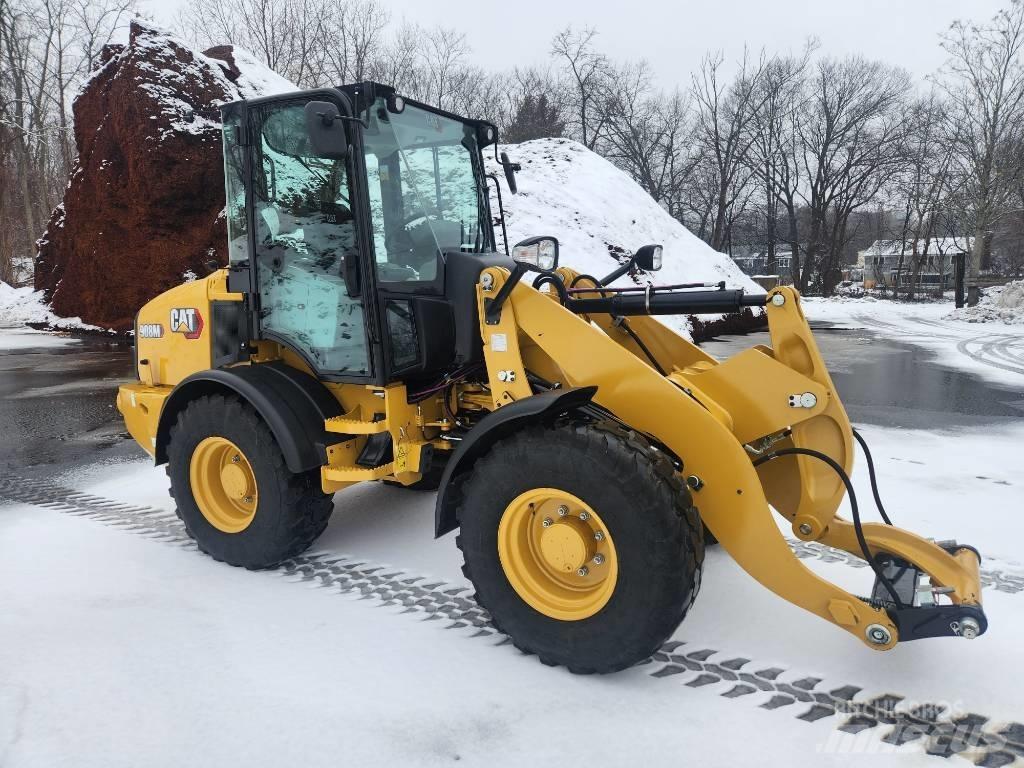 CAT 908m Колесни товарачи