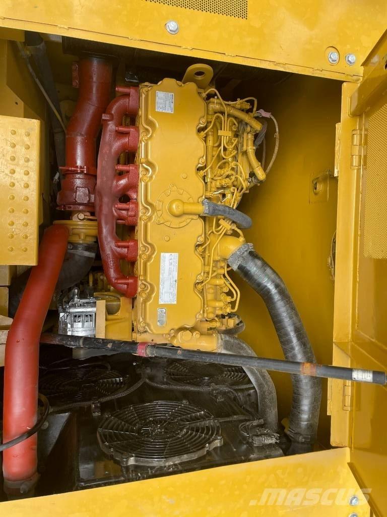 CAT CAT323 Средни екскаватори 7т - 12т