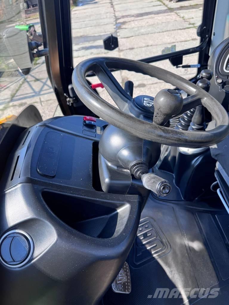 JCB 3CX Товарач със заден ексватор