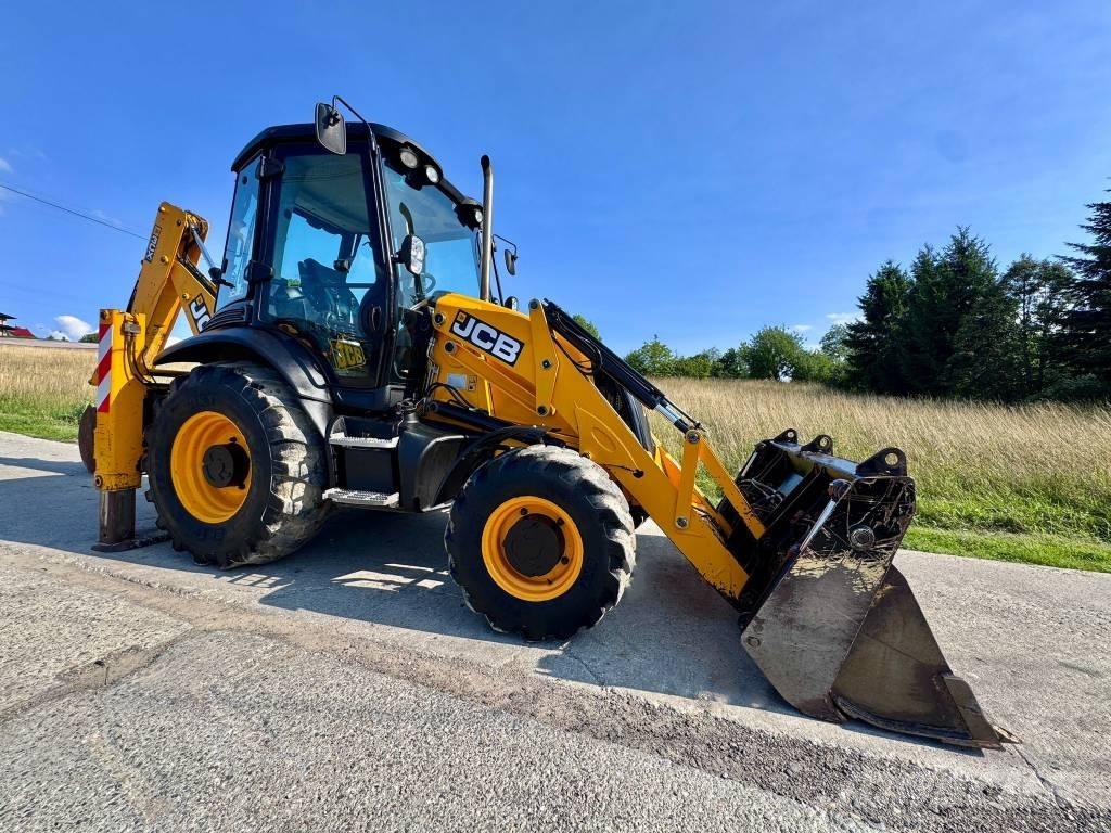 JCB 3CX Товарач със заден ексватор
