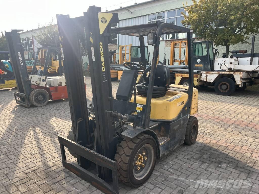 Daewoo D25S3 V-2311 Дизелови камиони