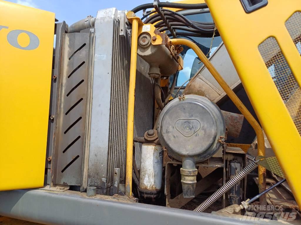Volvo EW 160 B Колесни екскаватори
