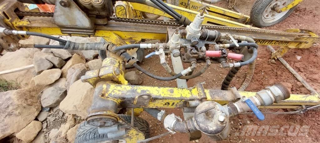  Coredril l A 432 HD Апаратура за повърхностна редова сеидба