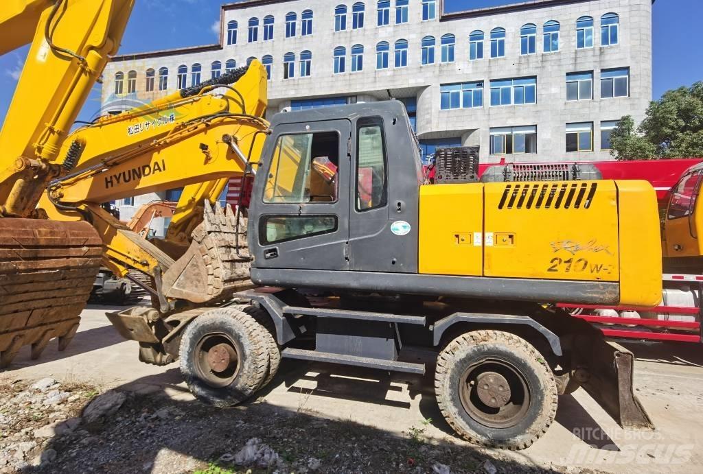 Hyundai R210W-7 Колесни екскаватори