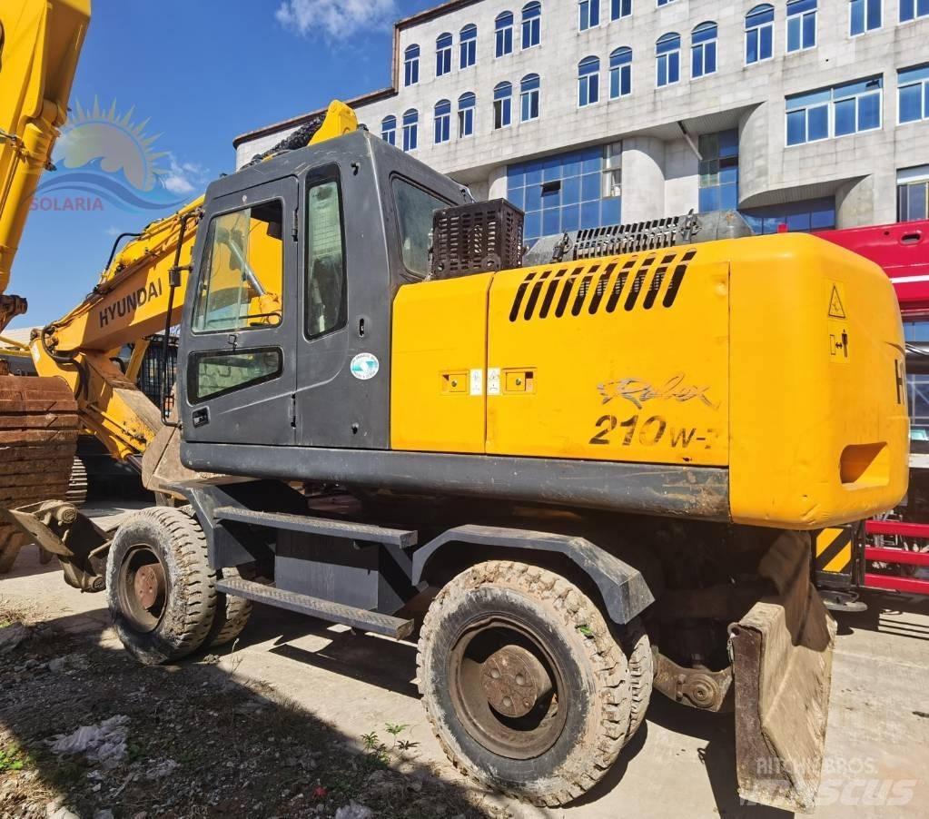 Hyundai R210W-7 Колесни екскаватори