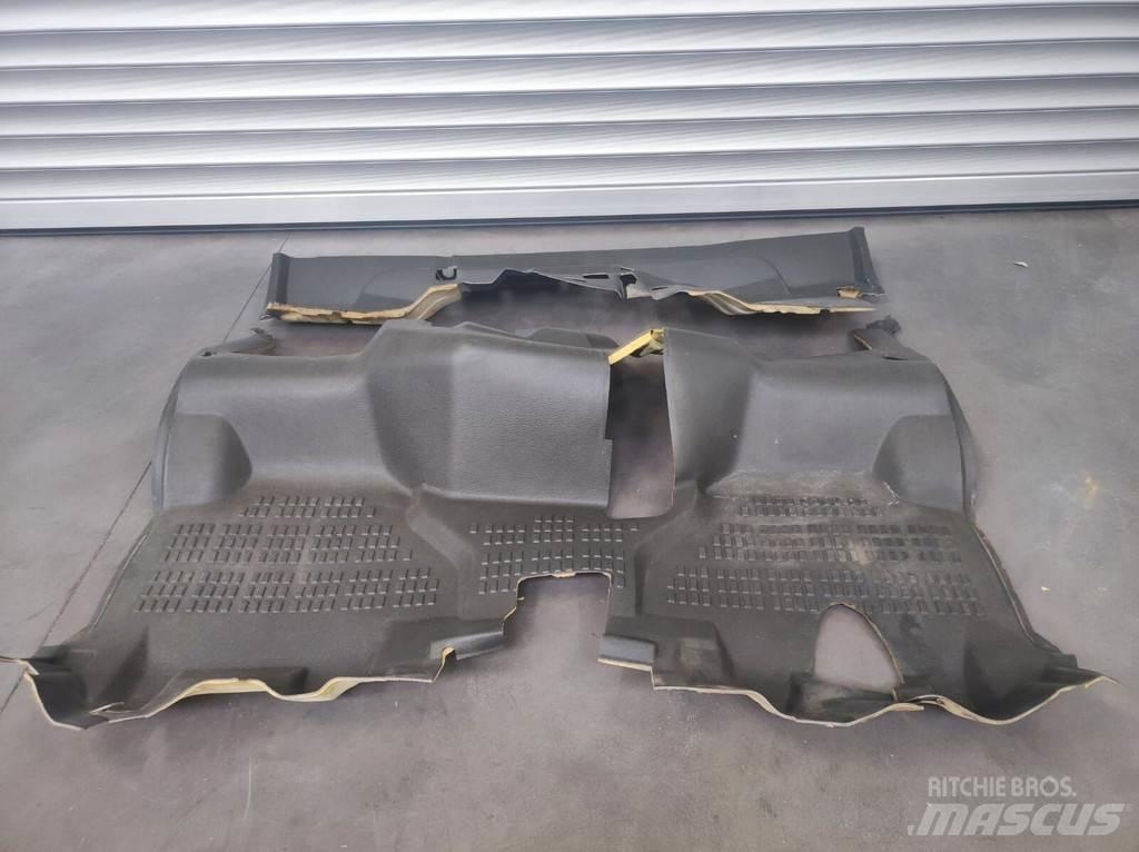 Renault Floor Mat Кабини