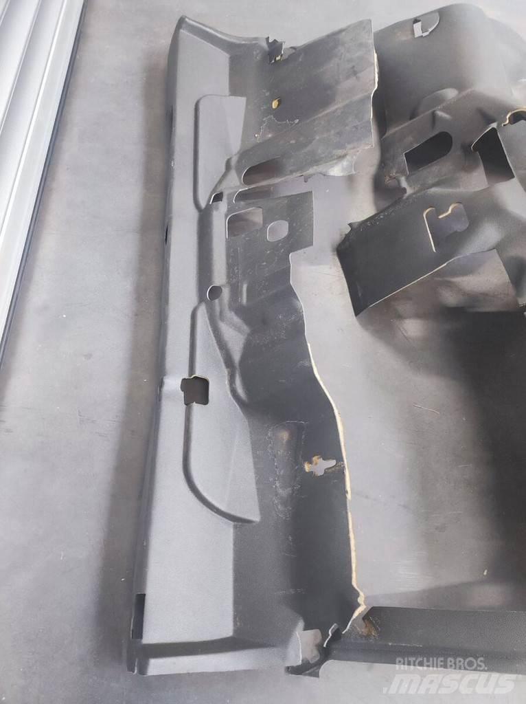 Renault Floor Mat Кабини