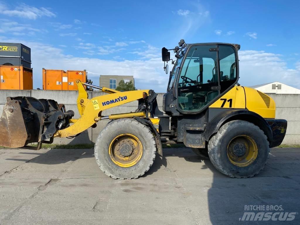 Komatsu WA 100 M-5 Колесни товарачи